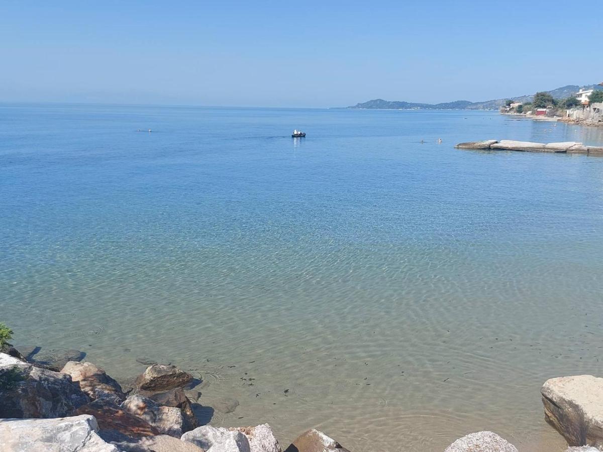 Pansion Alexandros By The Sea Aparthotel Nea Skioni Luaran gambar